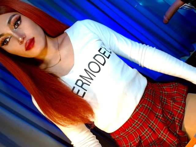 Live sex webcam photo for Creamycumceline #290850200