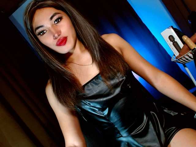 Live sex webcam photo for Creamycumceline #291179932