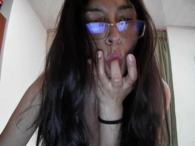 Live sex webcam photo for Creamymature #276178438