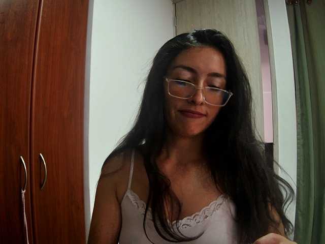 Live sex webcam photo for Creamymature #277423150