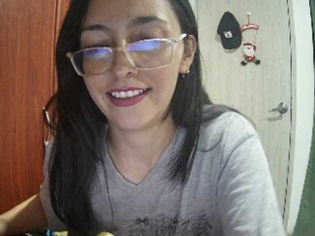 Live sex webcam photo for Creamymature #277877550