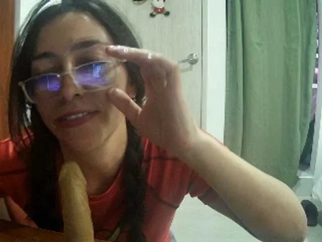 Live sex webcam photo for Creamymature #277889541