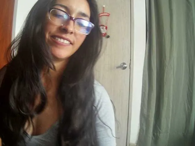 Live sex webcam photo for Creamymature #282035528