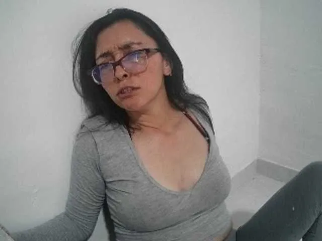 Live sex webcam photo for Creamymature #290178448