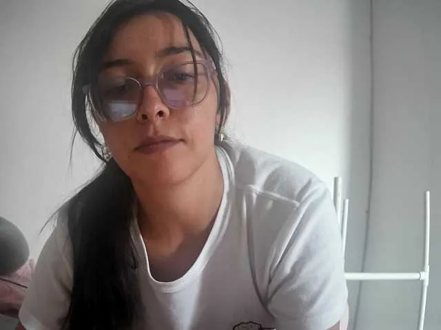 Live sex webcam photo for Creamymature #290355199