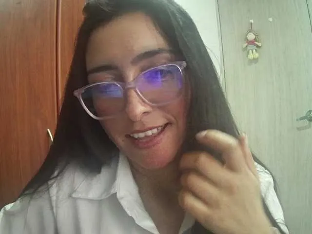 Live sex webcam photo for Creamymature #290733099