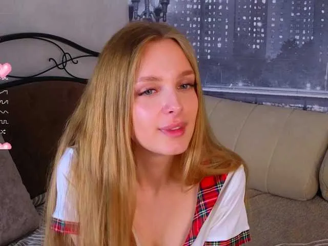Live sex webcam photo for CrimsonAura #291325318