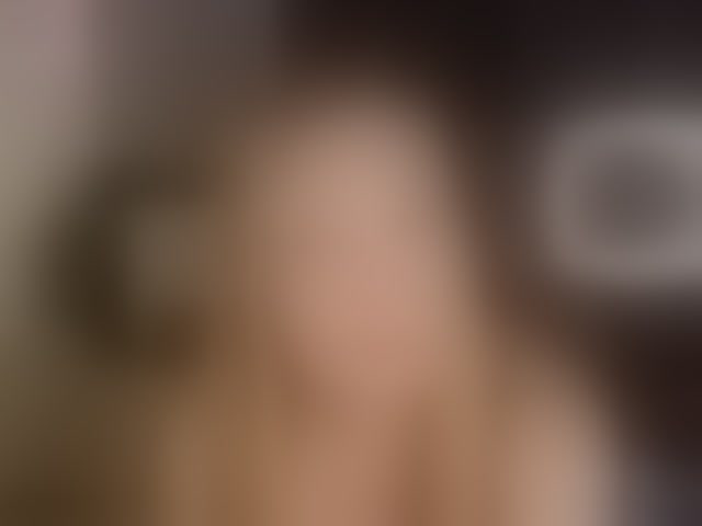 Live sex webcam photo for CrimsonAura #292462431