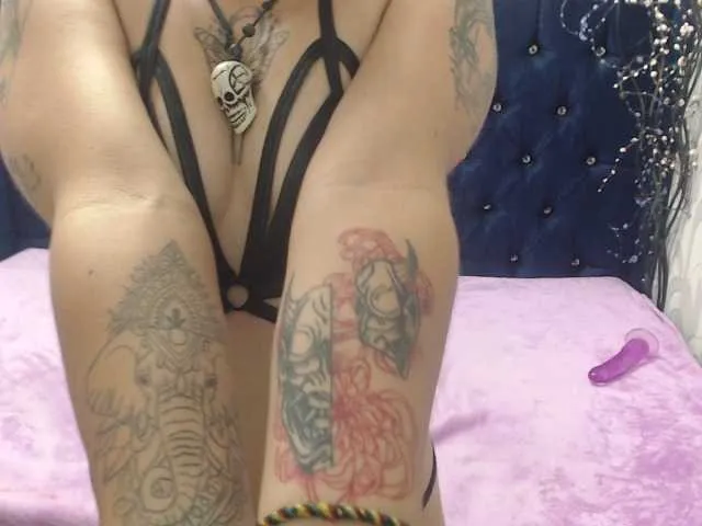 Live sex webcam photo for Criptaclein #277996151