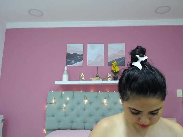 Live sex webcam photo for Cris-CandyCou #274490363