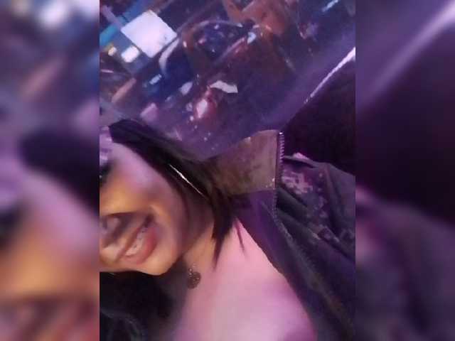 Live sex webcam photo for CrissMartiin #272470750