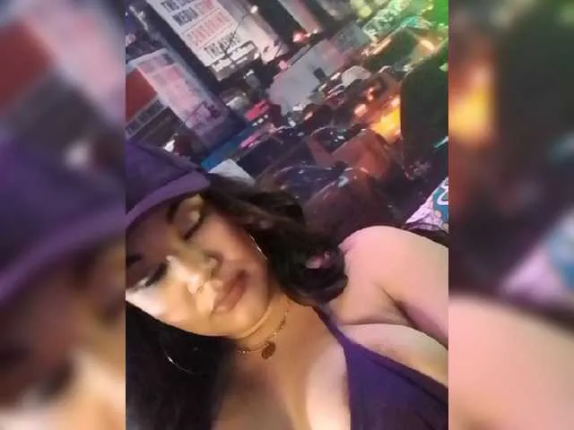 Live sex webcam photo for CrissMartiin #273144497