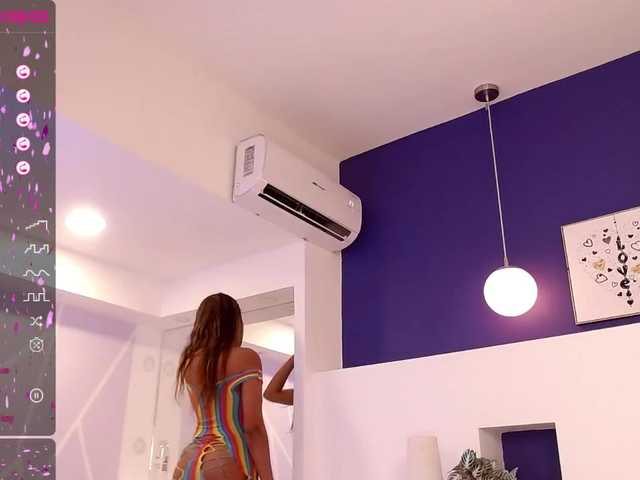 Live sex webcam photo for CrissMillerr1 #275684359