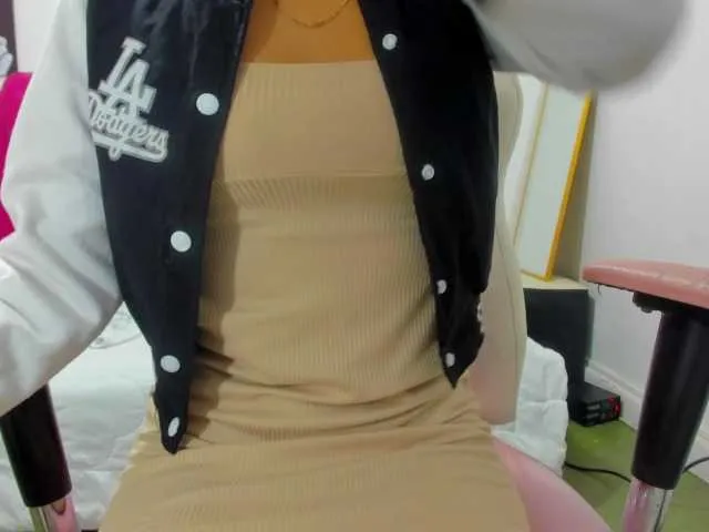 Live sex webcam photo for Cristal-rose #290375890
