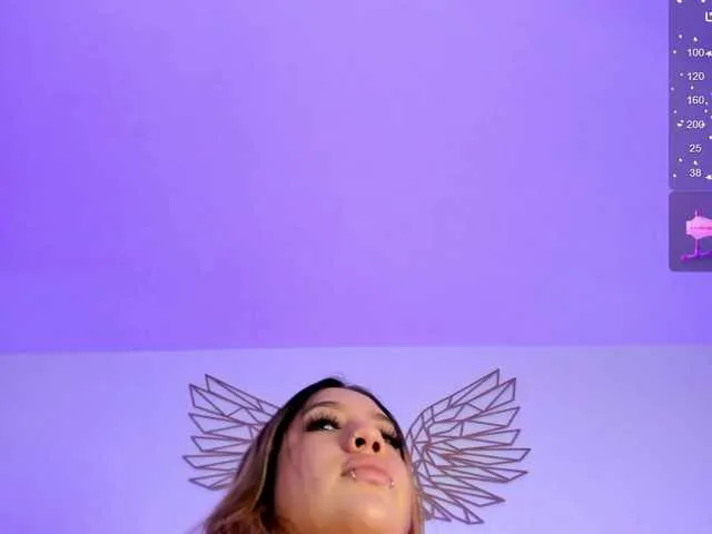 Live sex webcam photo for CristalHart #277543682