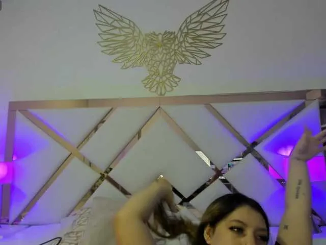 Live sex webcam photo for CristalHart #277651214