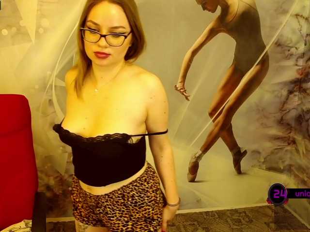 Live sex webcam photo for CristalLips #272052113