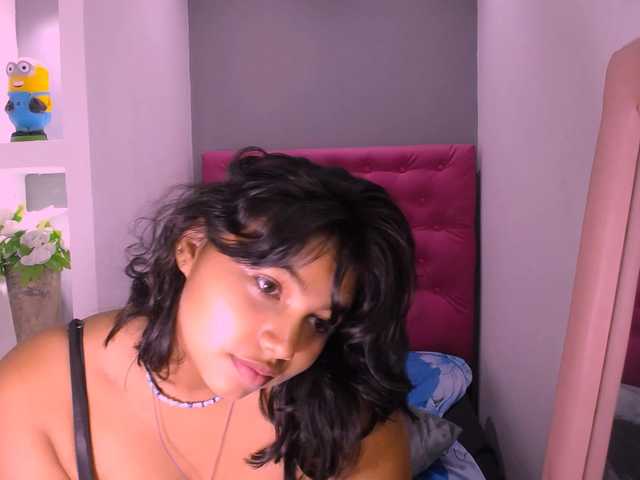 Live sex webcam photo for CristalNeww #275751515