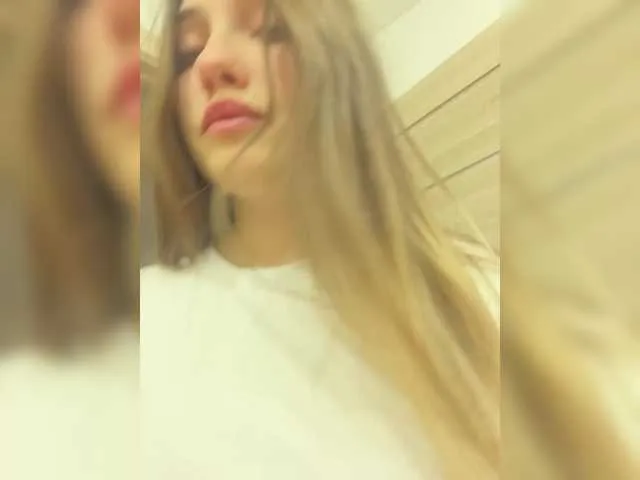 Live sex webcam photo for CristallXKitty #290603174