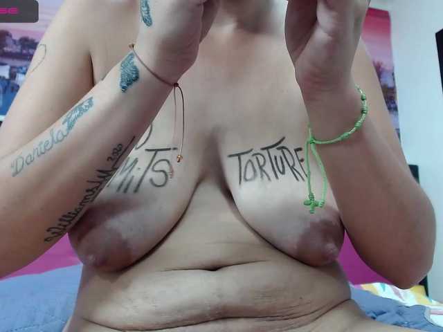 Live sex webcam photo for Cristelhappy #273713778