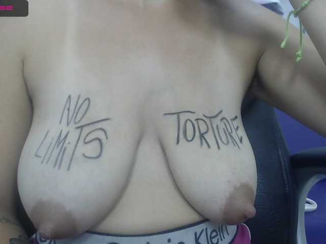 Live sex webcam photo for Cristelhappy #273732032