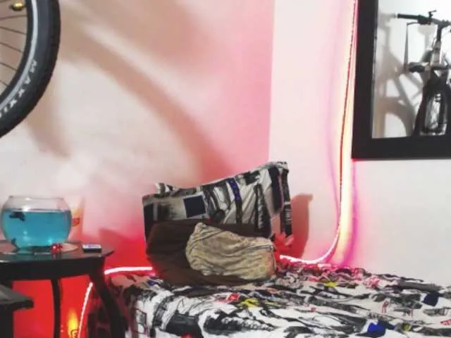 Live sex webcam photo for CristoMax69 #273437224