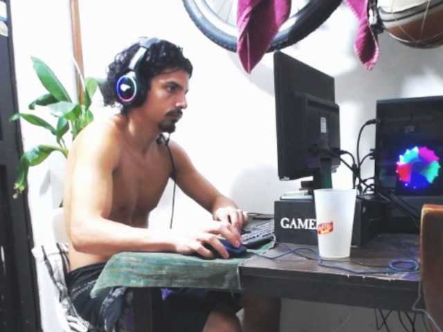 Live sex webcam photo for CristoMax69 #273524090