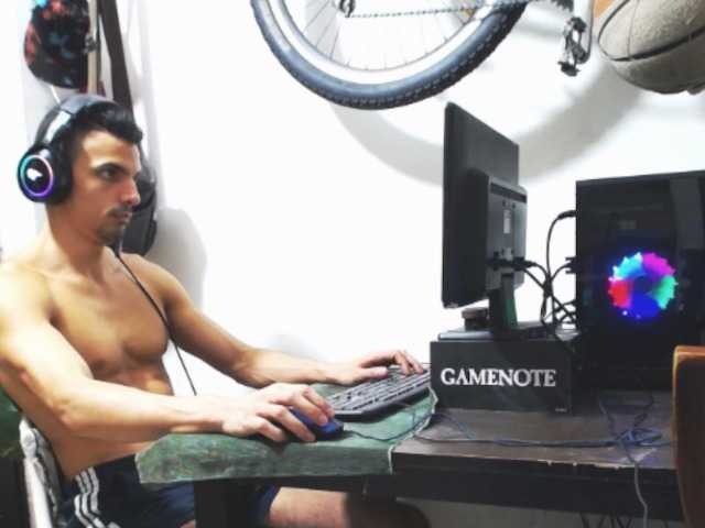 Live sex webcam photo for CristoMax69 #273622275