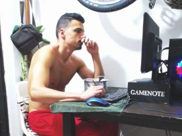 Live sex webcam photo for CristoMax69 #273673845