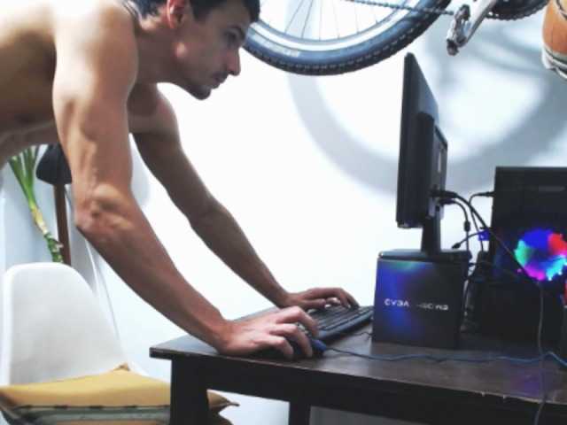 Live sex webcam photo for CristoMax69 #274113712