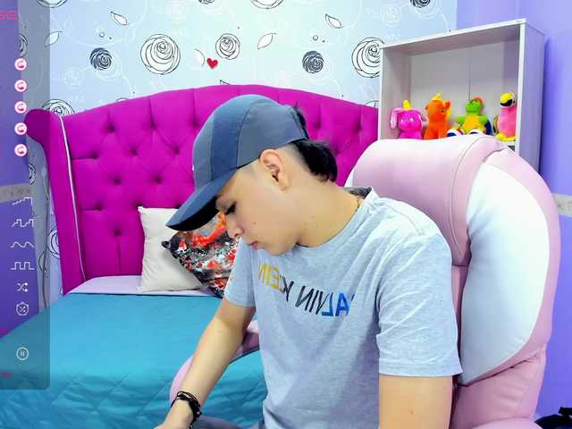 Live sex webcam photo for CristopherHot #277771577