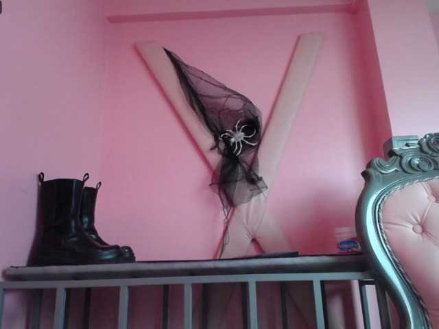 Live sex webcam photo for Crysstal-- #275990110