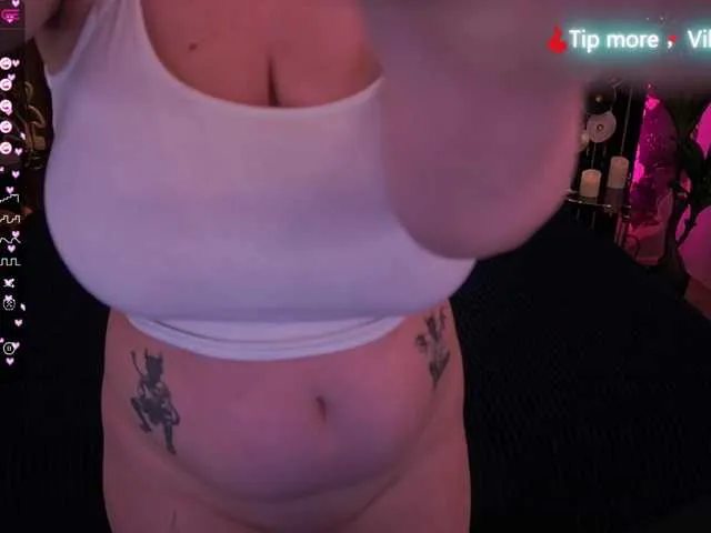 Live sex webcam photo for CrystalBarbie #276568502