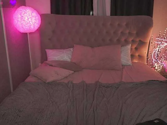 Live sex webcam photo for CrystalBarbie #290774915