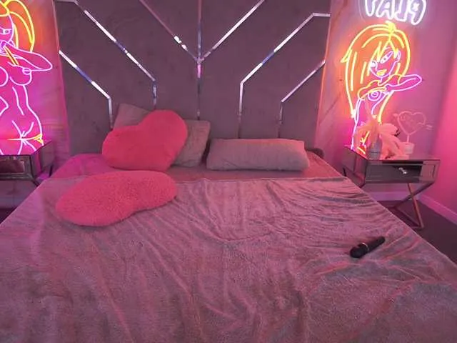 Live sex webcam photo for CrystalBarbie #291807266