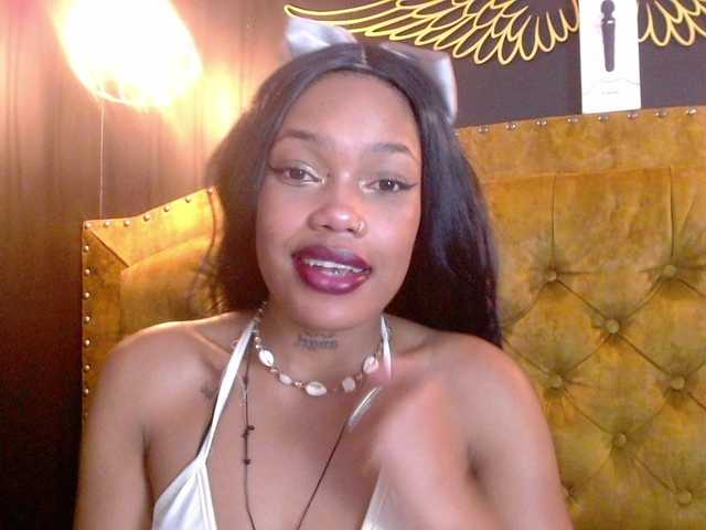 Live sex webcam photo for CrystalBrooke3x #290626600