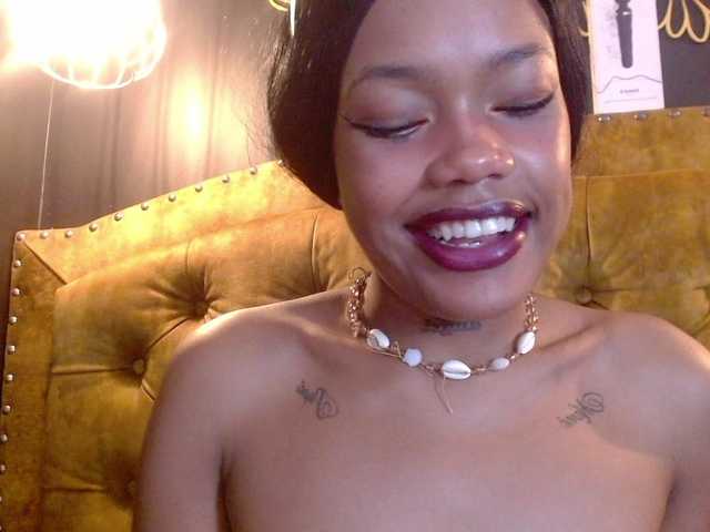 Live sex webcam photo for CrystalBrooke3x #290687417