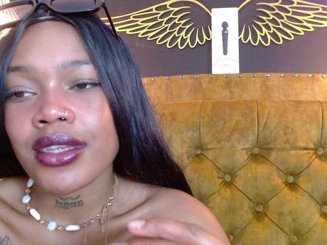 Live sex webcam photo for CrystalBrooke3x #290741047