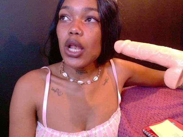 Live sex webcam photo for CrystalBrooke3x #290831179