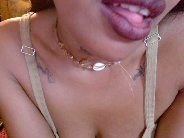 Live sex webcam photo for CrystalBrooke3x #290962035