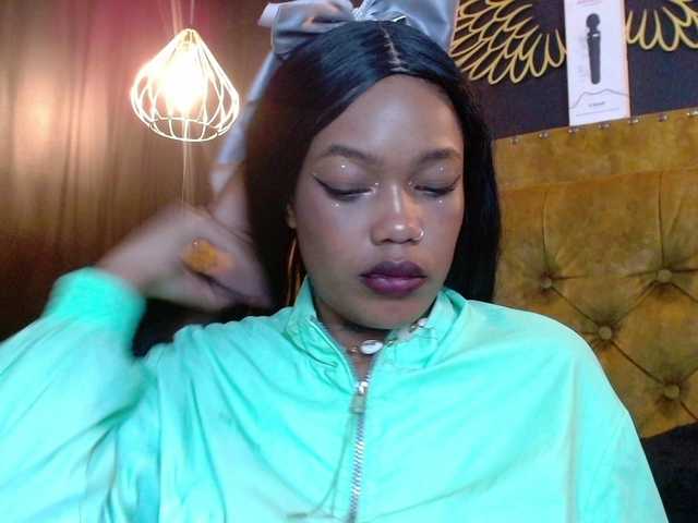 Live sex webcam photo for CrystalBrooke3x #290987648