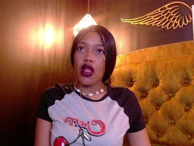 Live sex webcam photo for CrystalBrooke3x #291024732