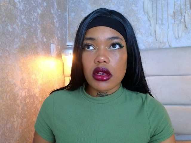 Live sex webcam photo for CrystalBrooke3x #291170490