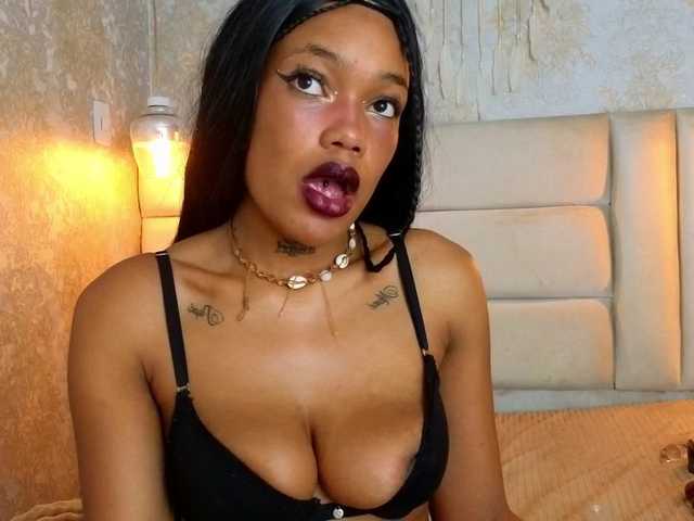 Live sex webcam photo for CrystalBrooke3x #291202102