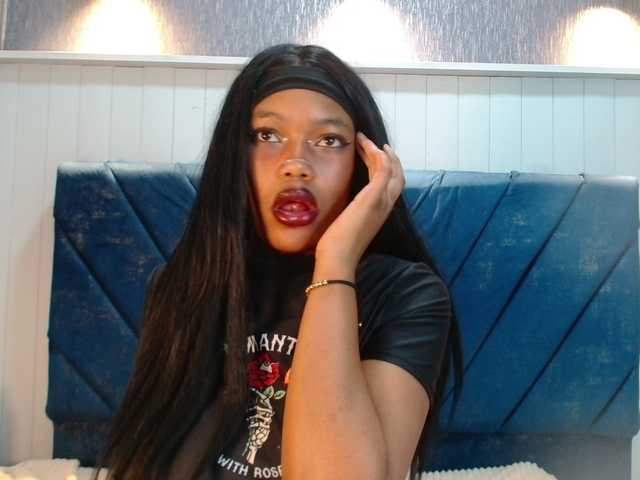 Live sex webcam photo for CrystalBrooke3x #291330186