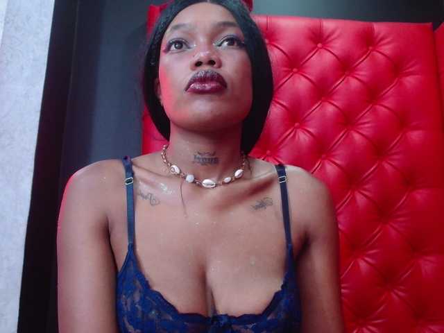 Live sex webcam photo for CrystalBrooke3x #291469556