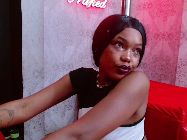 Live sex webcam photo for CrystalBrooke3x #291625905