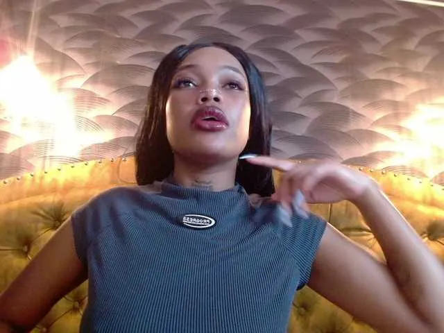 Live sex webcam photo for CrystalBrooke3x #292172619