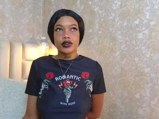 Live sex webcam photo for CrystalBrooke3x #292310801