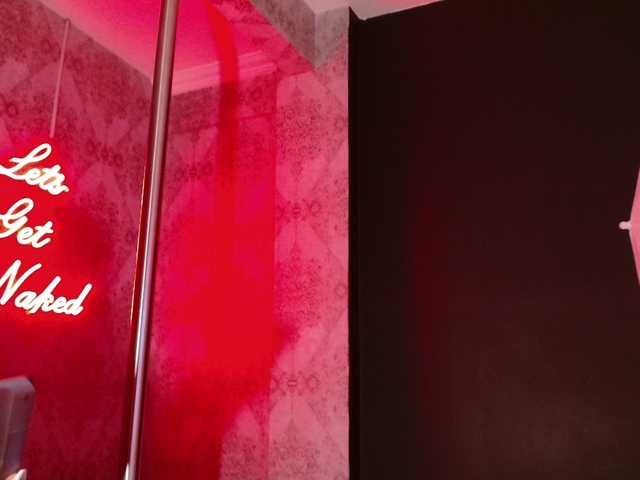 Live sex webcam photo for CrystalBrooke3x #292358116